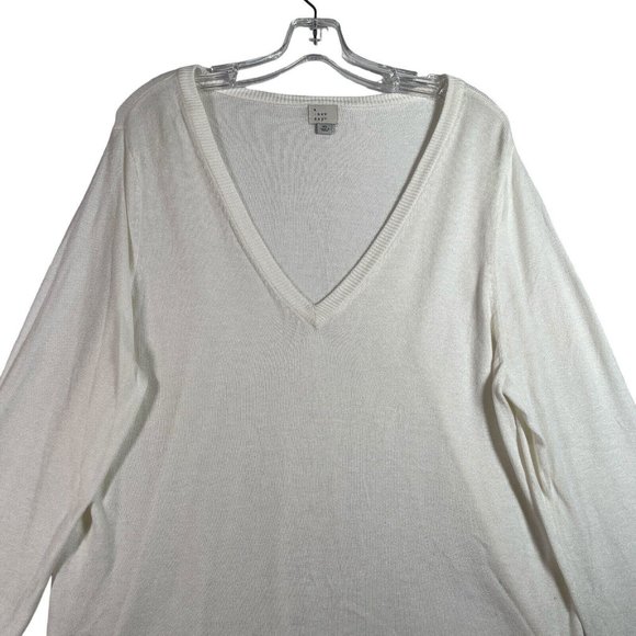 A New Day Womens Pullover VNeck Sweater Size XL White Long Sleeve Lightweight - Picture 2 of 9